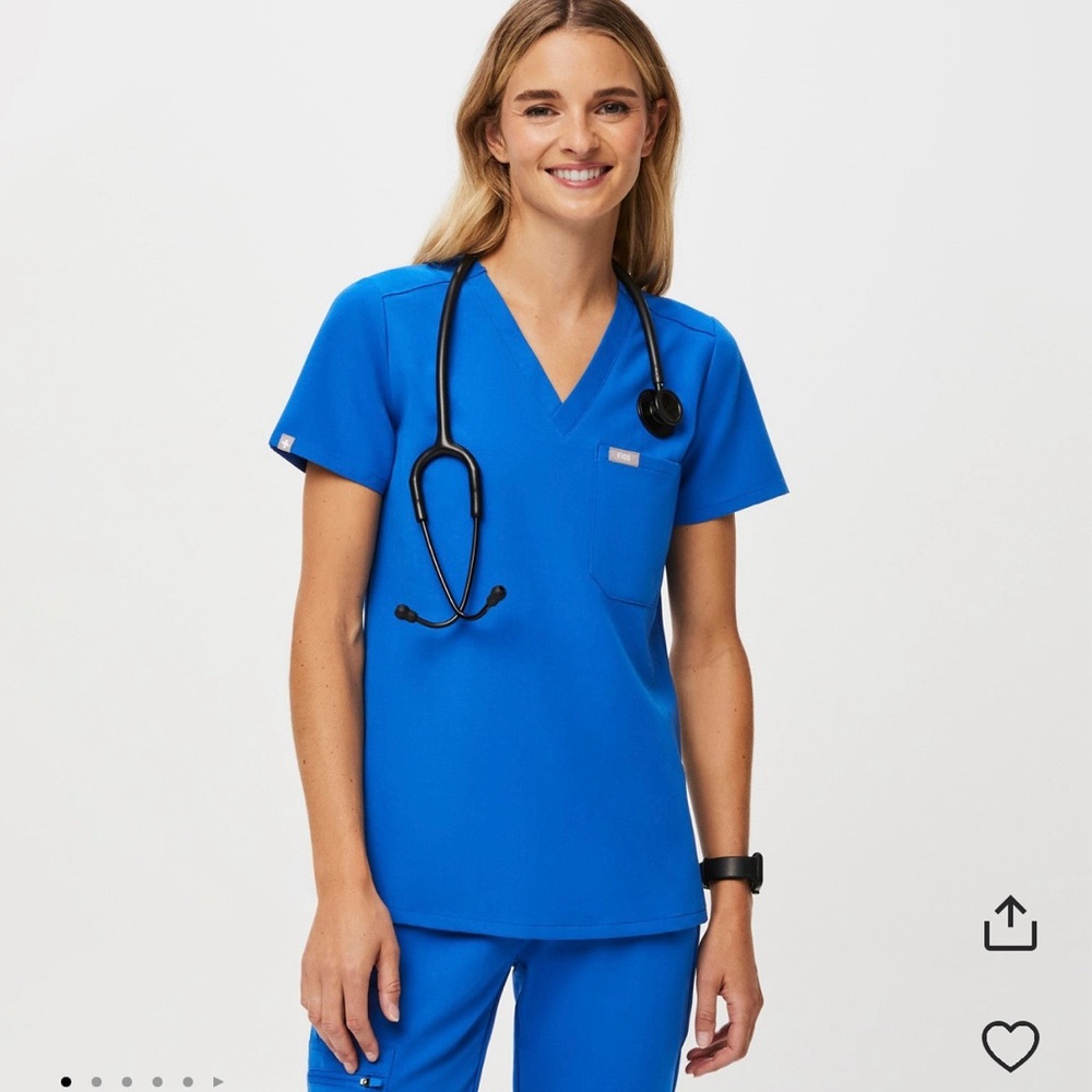 FIGS Caterina One Pocket Scrub Top